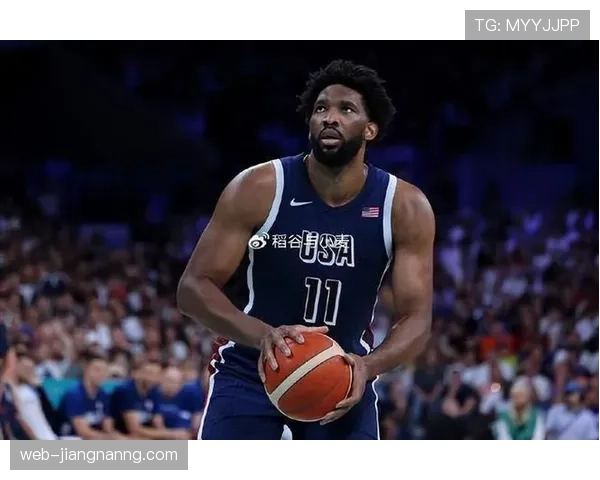 恩比德背打制造错位拉开防线提升球队内线优势