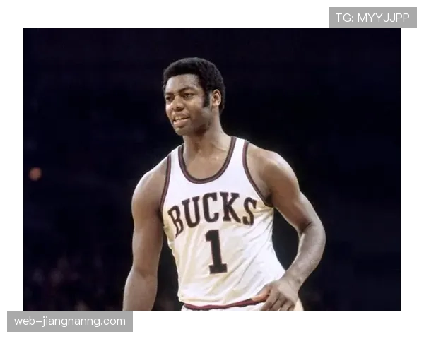 奥斯卡·罗伯特森无球跑动减少，组织核心角色转变影响得分结构