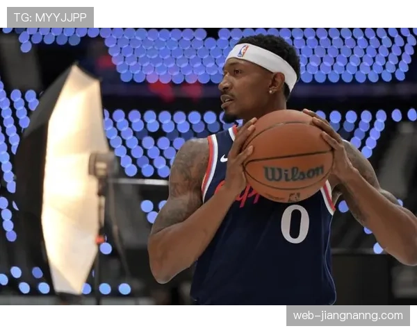 比尔单打吸引对手双人包夹，较上季空位投篮回升