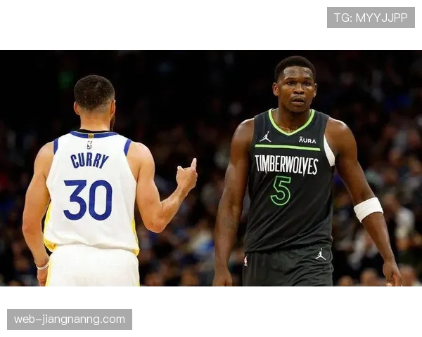 爱德华兹与威金斯对比中，突破能力显著提升森林狼进攻节奏